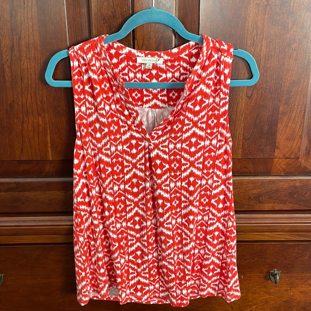 Skies are Blue Brand Sleeveless V Neck Top- size XS
